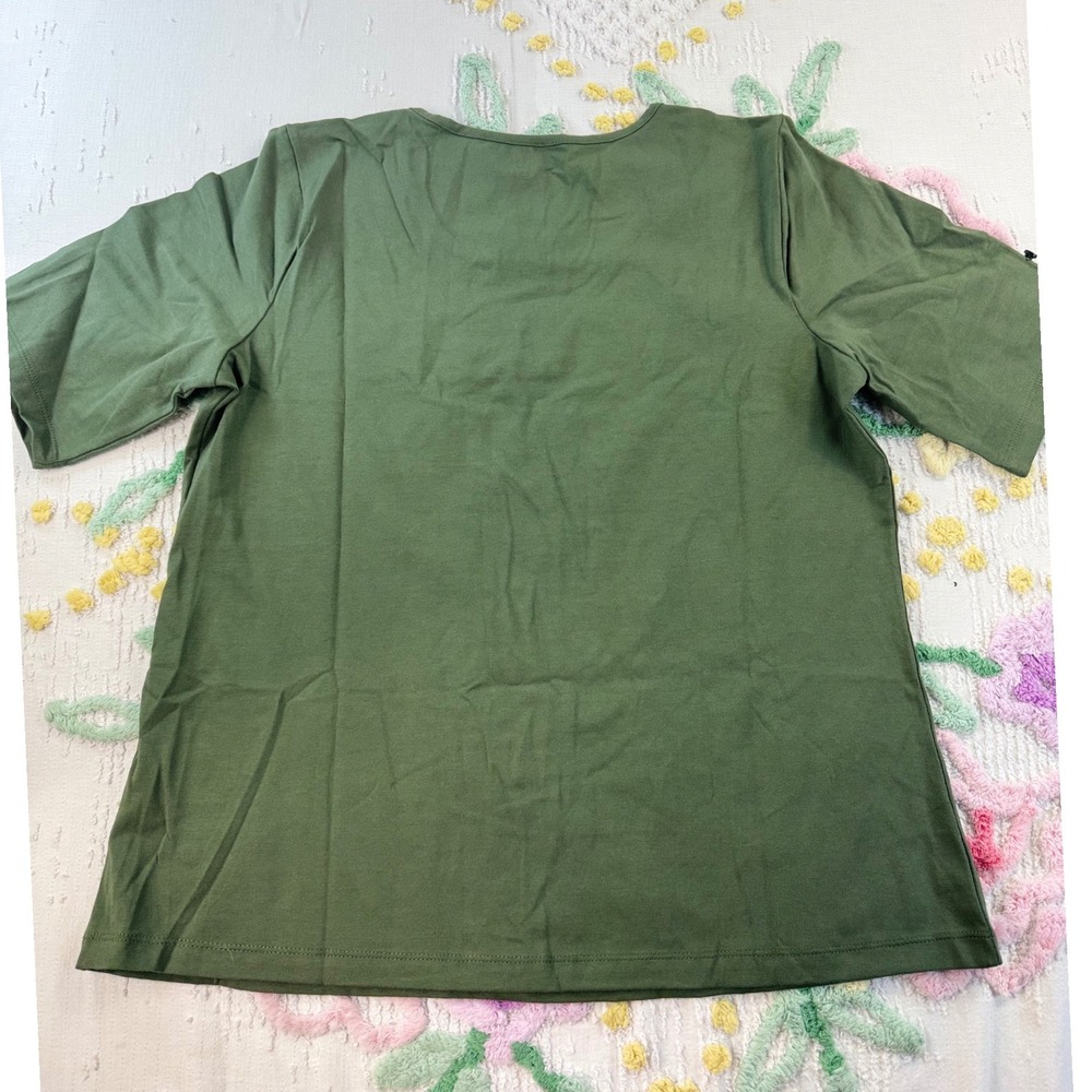 D&Co Essentials Olive Green Scoop Neck Top with Button Sleeve Detail Size M - Picture 2 of 9